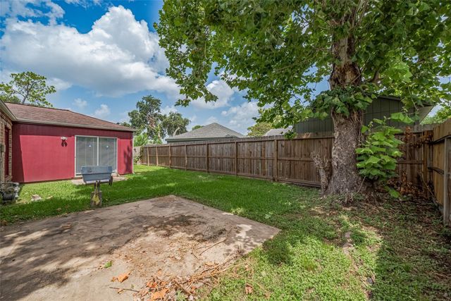 10534 Evesborough Drive, Houston, TX 77099