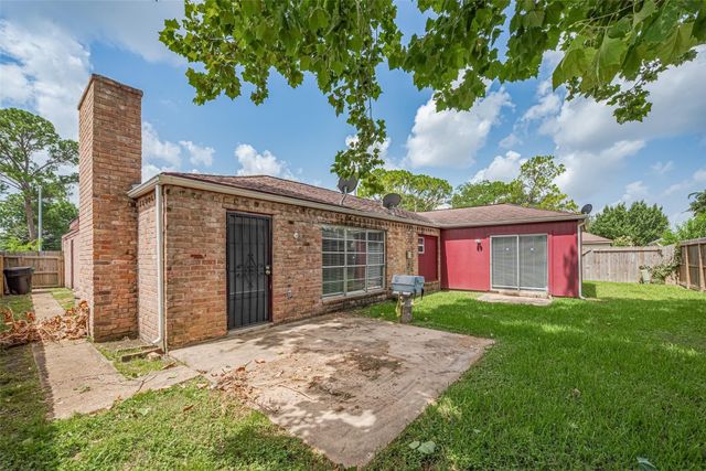 10534 Evesborough Drive, Houston, TX 77099