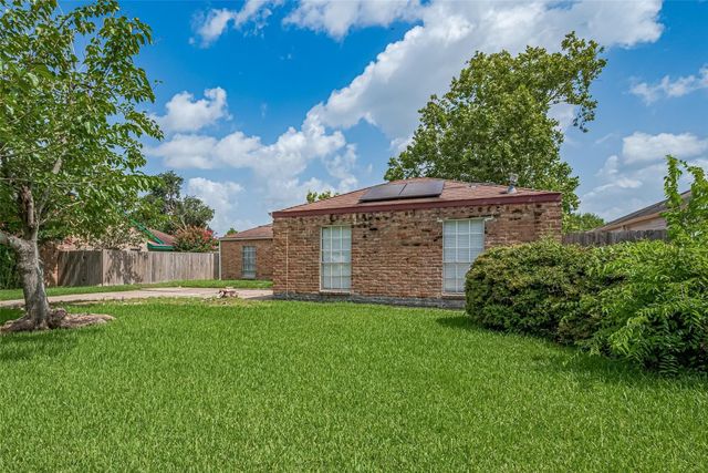 10534 Evesborough Drive, Houston, TX 77099
