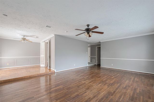 10534 Evesborough Drive, Houston, TX 77099