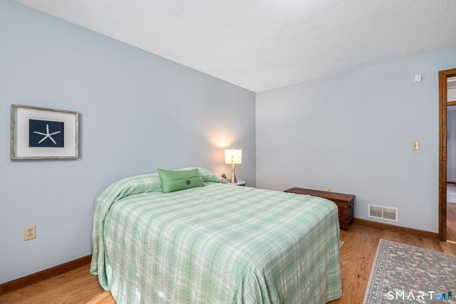 192 Oldefield Farms 192, Enfield, CT 06082