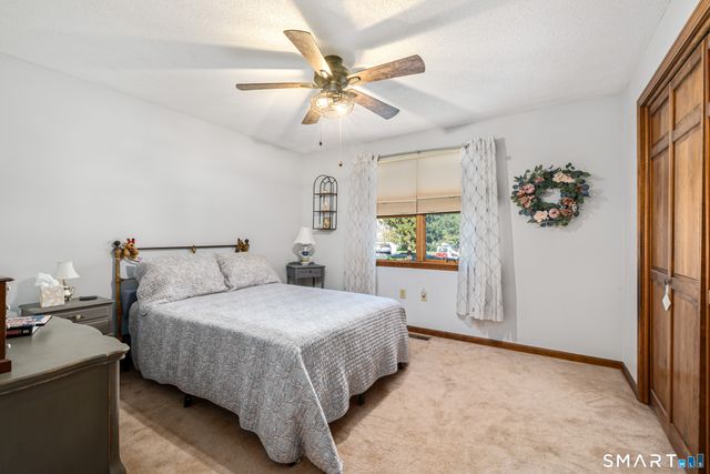 192 Oldefield Farms 192, Enfield, CT 06082