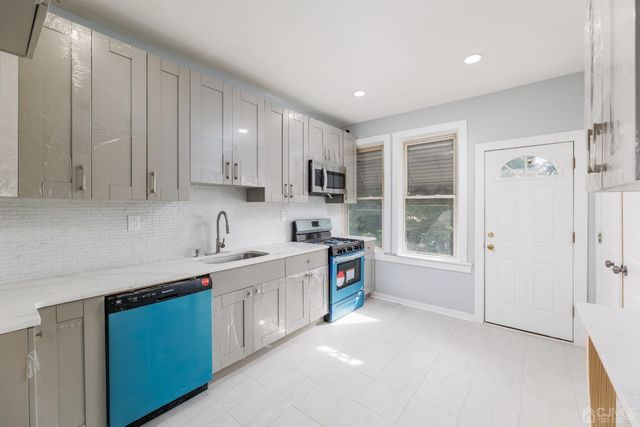 117 Emerson Street 2, Carteret, NJ 07008