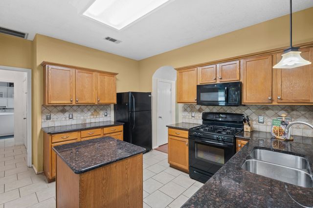 6415 Viking Trail, Arlington, TX 76001