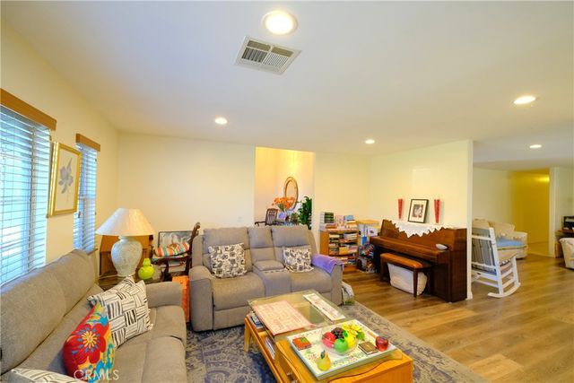 9468 HASTINGS Boulevard, Jurupa Valley, CA 92509