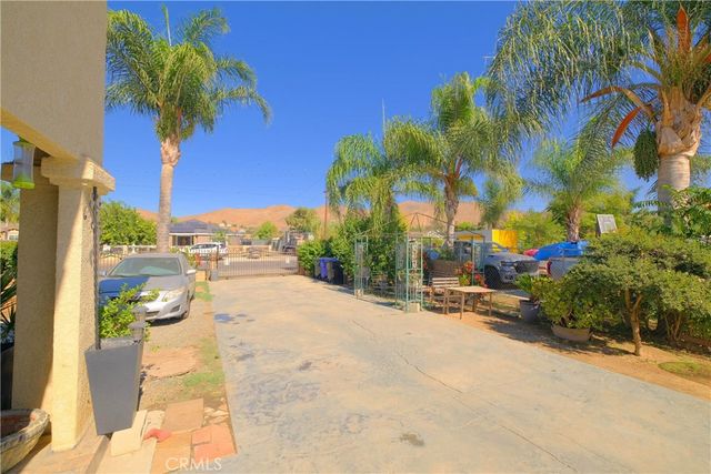 9468 HASTINGS Boulevard, Jurupa Valley, CA 92509