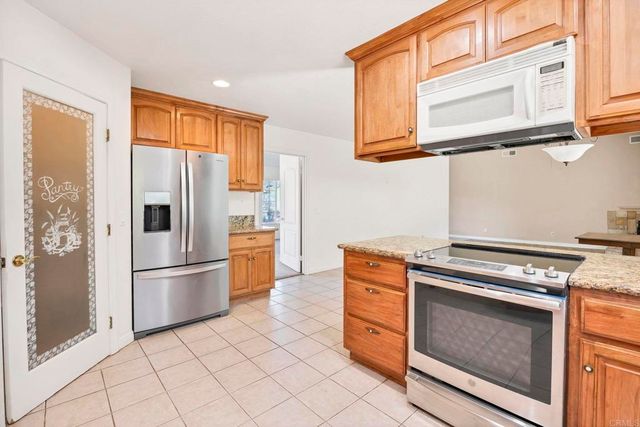 1420 Wilshire Rd, Fallbrook, CA 92028