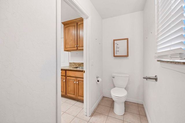 1420 Wilshire Rd, Fallbrook, CA 92028