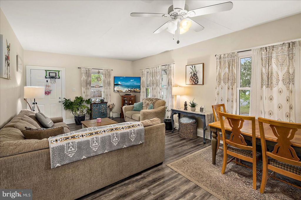 Image 10 of property listing at 711 VERMONT AVE, Salisbury, MD 21801