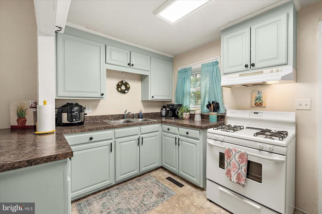 Image 15 of property listing at 711 VERMONT AVE, Salisbury, MD 21801