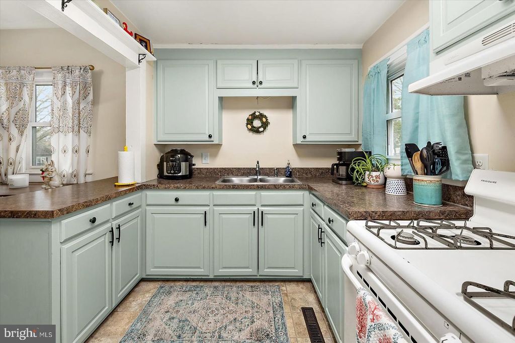 Image 16 of property listing at 711 VERMONT AVE, Salisbury, MD 21801