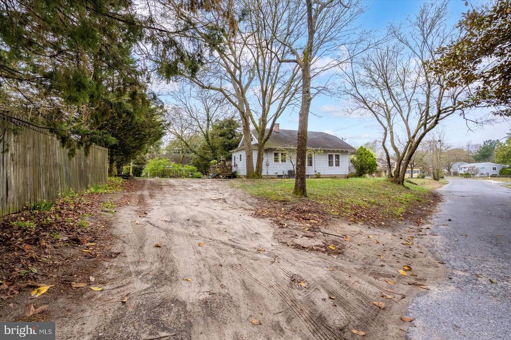 Image 43 of property listing at 711 VERMONT AVE, Salisbury, MD 21801