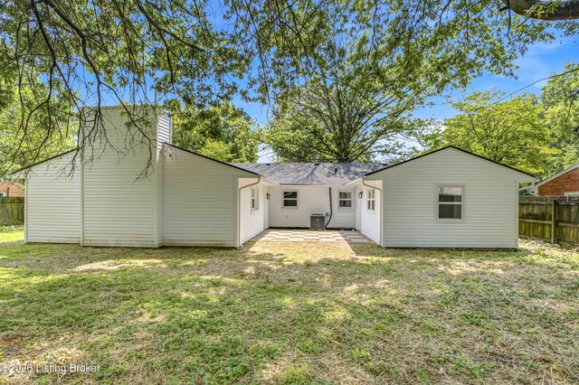 2419 Woodmont Dr, Louisville, KY 40220