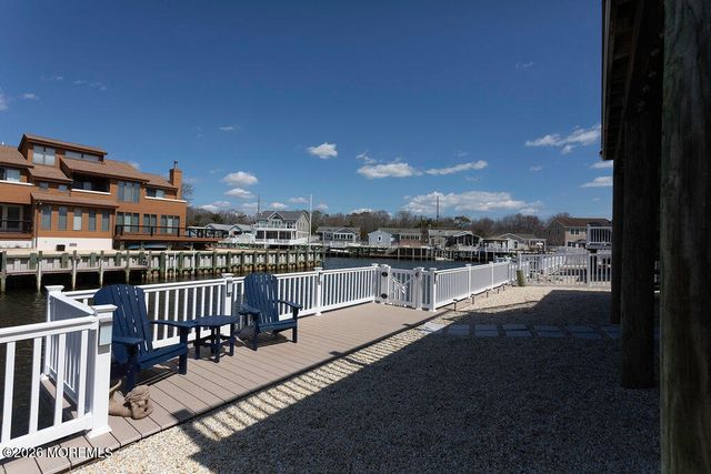 76 Claudia Lane, Manahawkin, NJ 08050