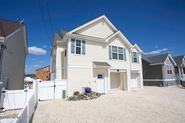 76 Claudia Lane, Manahawkin, NJ 08050