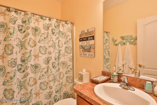 76 Claudia Lane, Manahawkin, NJ 08050