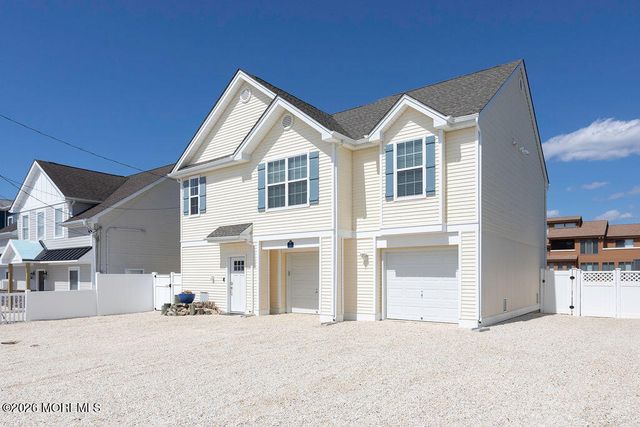 76 Claudia Lane, Manahawkin, NJ 08050