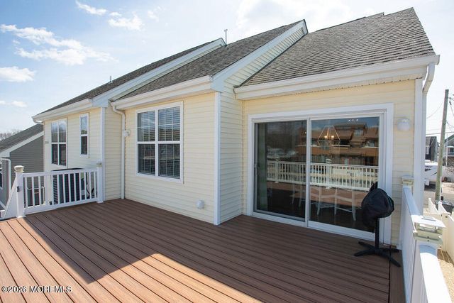 76 Claudia Lane, Manahawkin, NJ 08050