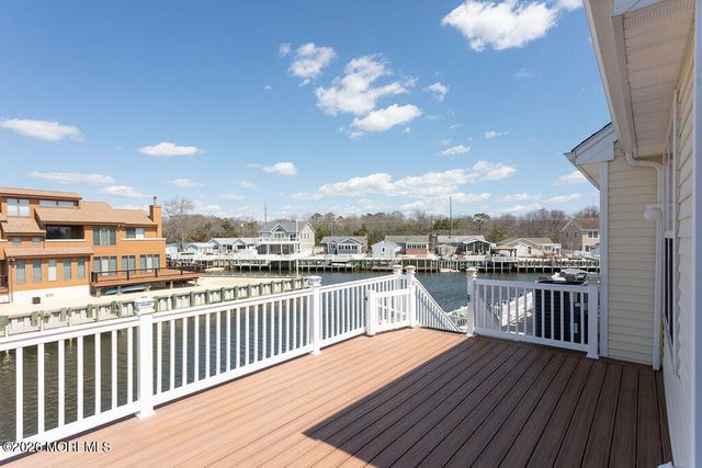 76 Claudia Lane, Manahawkin, NJ 08050
