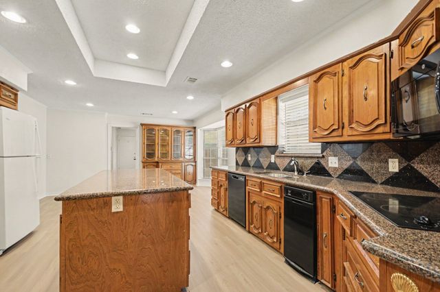 9632 Robin Meadow Drive, Dallas, TX 75243
