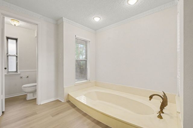 9632 Robin Meadow Drive, Dallas, TX 75243