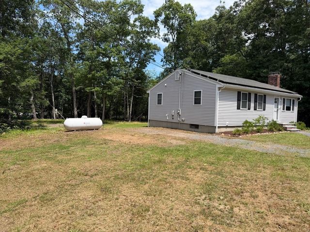 11 C H Clark Dr, Freetown, MA 02702