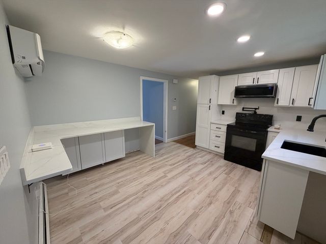 11 C H Clark Dr, Freetown, MA 02702