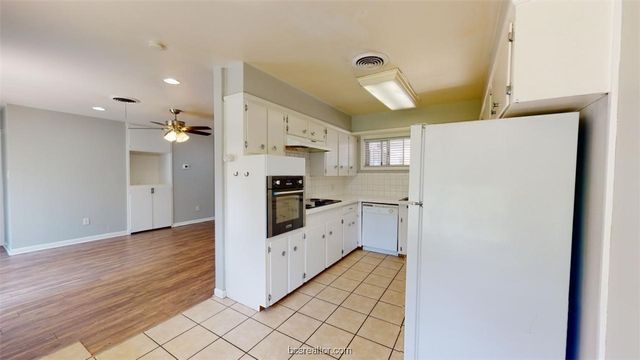 1618 George Bush Drive, College Station, TX 77840