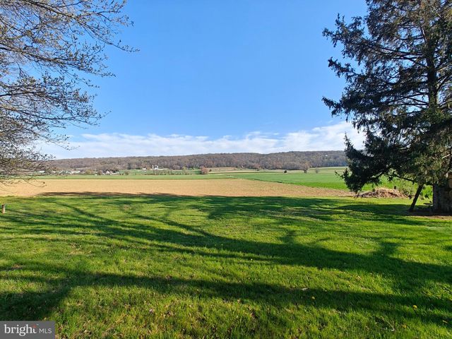 3422 COMPASS RD, Gap, PA 17527