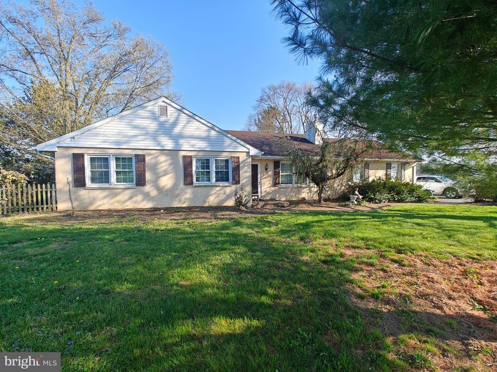 3422 COMPASS RD, Gap, PA 17527