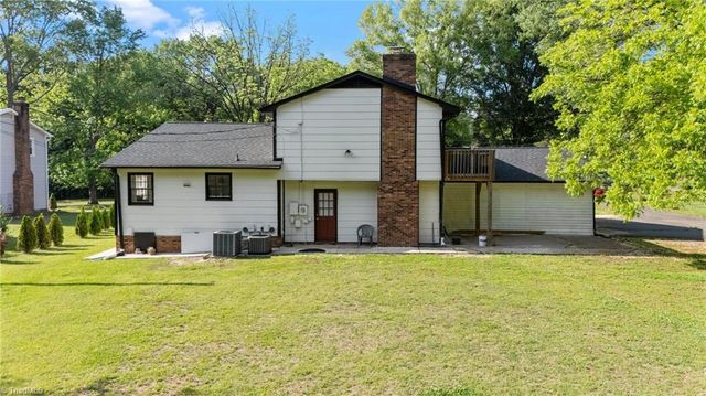 6640 Springfield Drive, Clemmons, NC 27012
