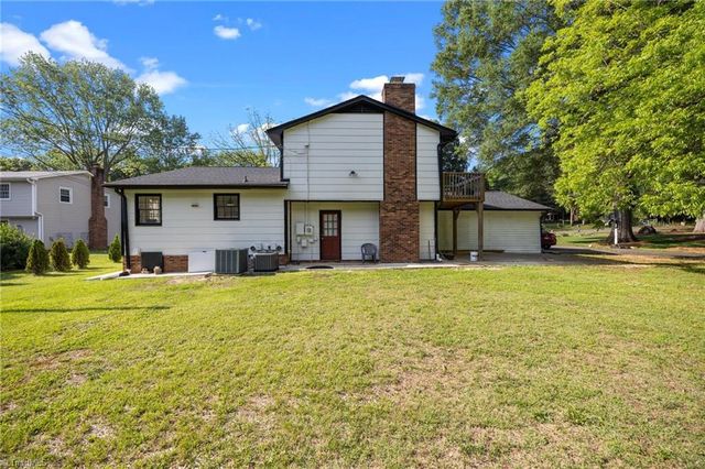 6640 Springfield Drive, Clemmons, NC 27012