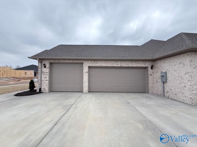 26368 Old Town Drive, Athens, AL 35613