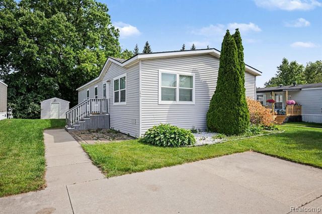 2700 Shimmons Road, Auburn Hills, MI 48326