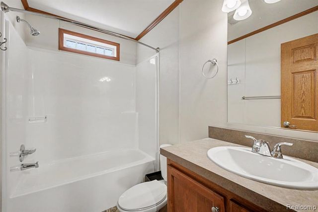 2700 Shimmons Road, Auburn Hills, MI 48326