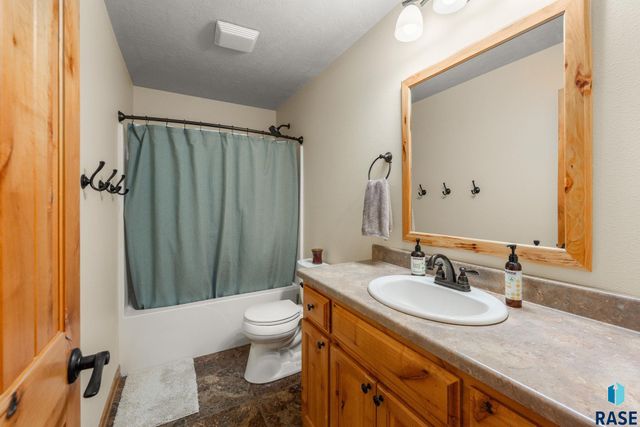 760 Fox Ct Court, Tea, SD 57064