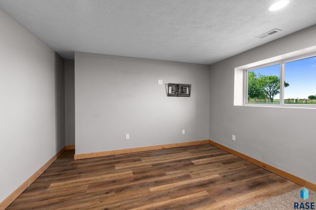 760 Fox Ct Court, Tea, SD 57064
