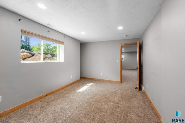 760 Fox Ct Court, Tea, SD 57064