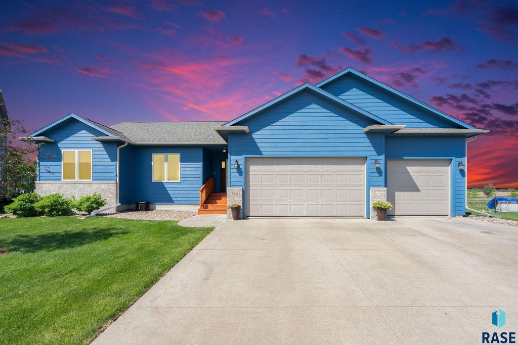760 Fox Ct Court, Tea, SD 57064