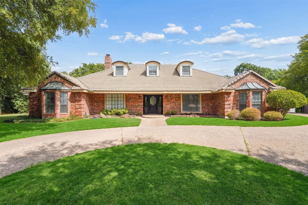 803 Green Tree Court, Duncanville, TX 75137 — exterior
