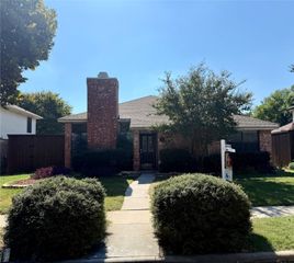 990 Downey Drive, Lewisville, TX 75067