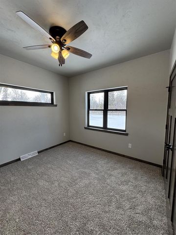 2005 E RIDGE HAVEN LANE, Appleton, WI 54913