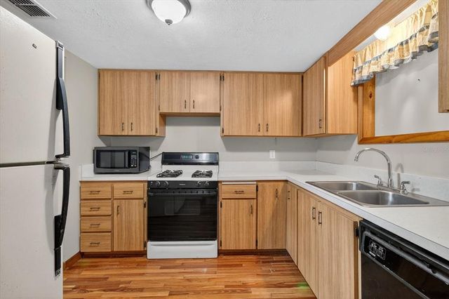 10019 CURLEY ROAD, San Antonio, FL 33576
