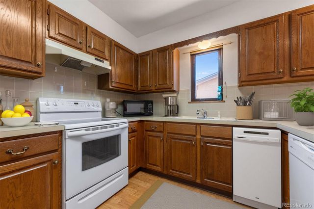 19 Pineridge Court, Pueblo, CO 81001