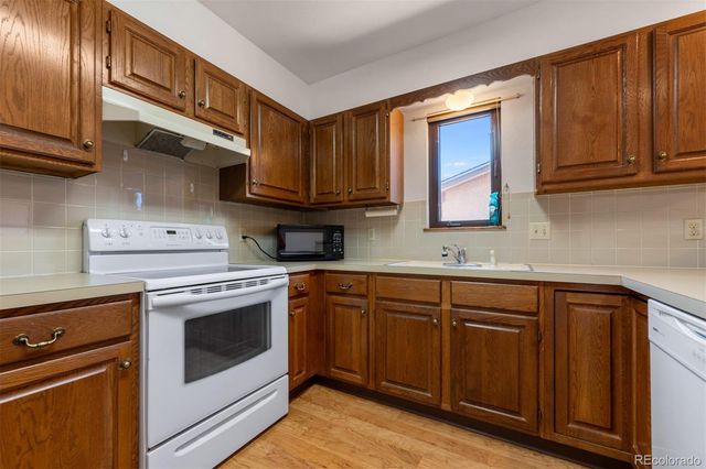 19 Pineridge Court, Pueblo, CO 81001