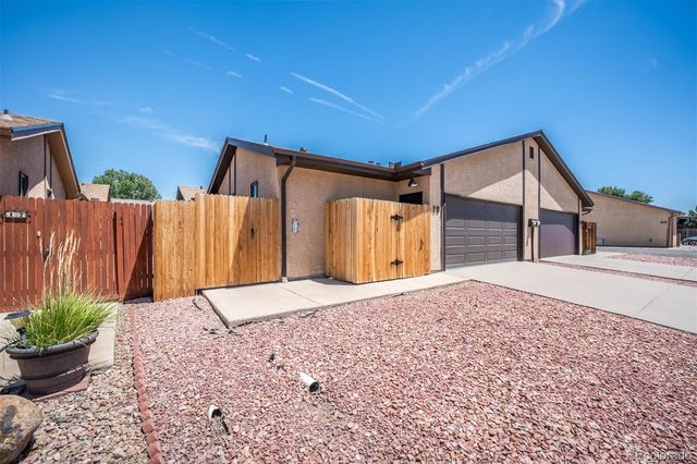 19 Pineridge Court, Pueblo, CO 81001