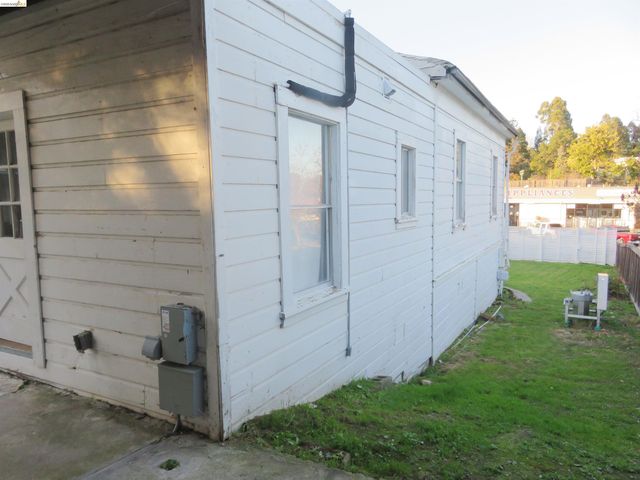 1731 San Pablo Ave, Pinole, CA 94564