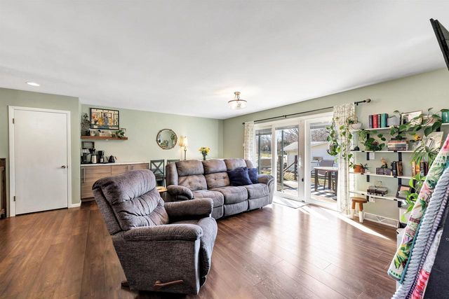 2455 KINGSTON PLACE, Oshkosh, WI 54904
