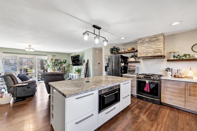 2455 KINGSTON PLACE, Oshkosh, WI 54904
