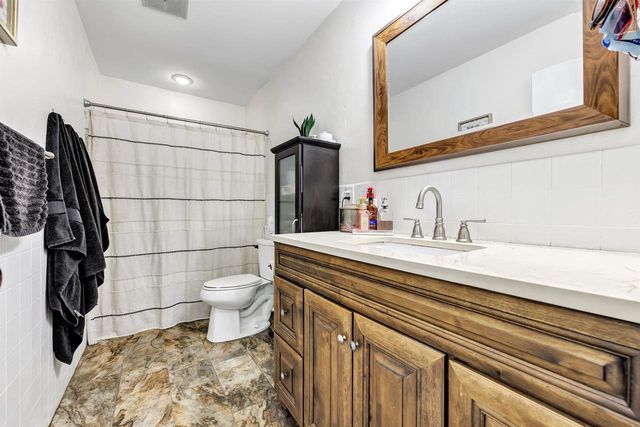 2455 KINGSTON PLACE, Oshkosh, WI 54904